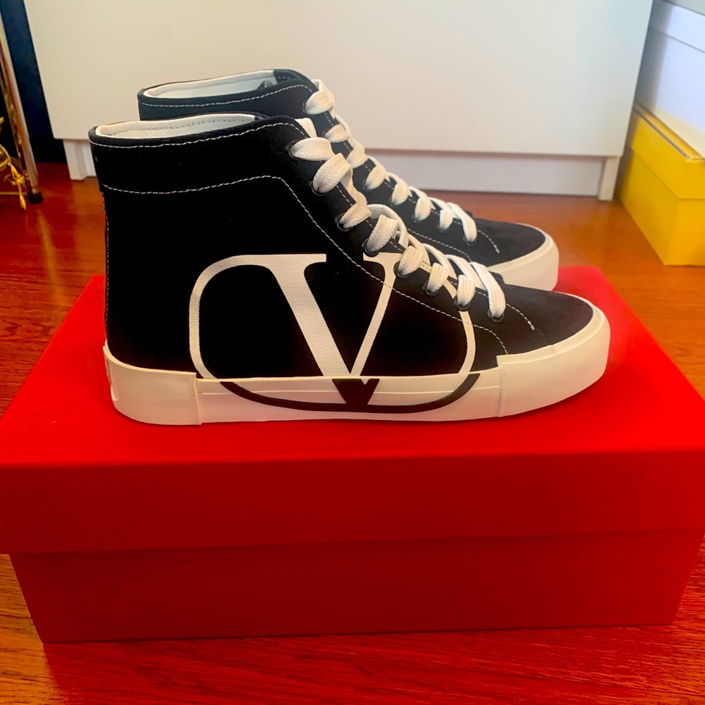 Valentino Sneakers